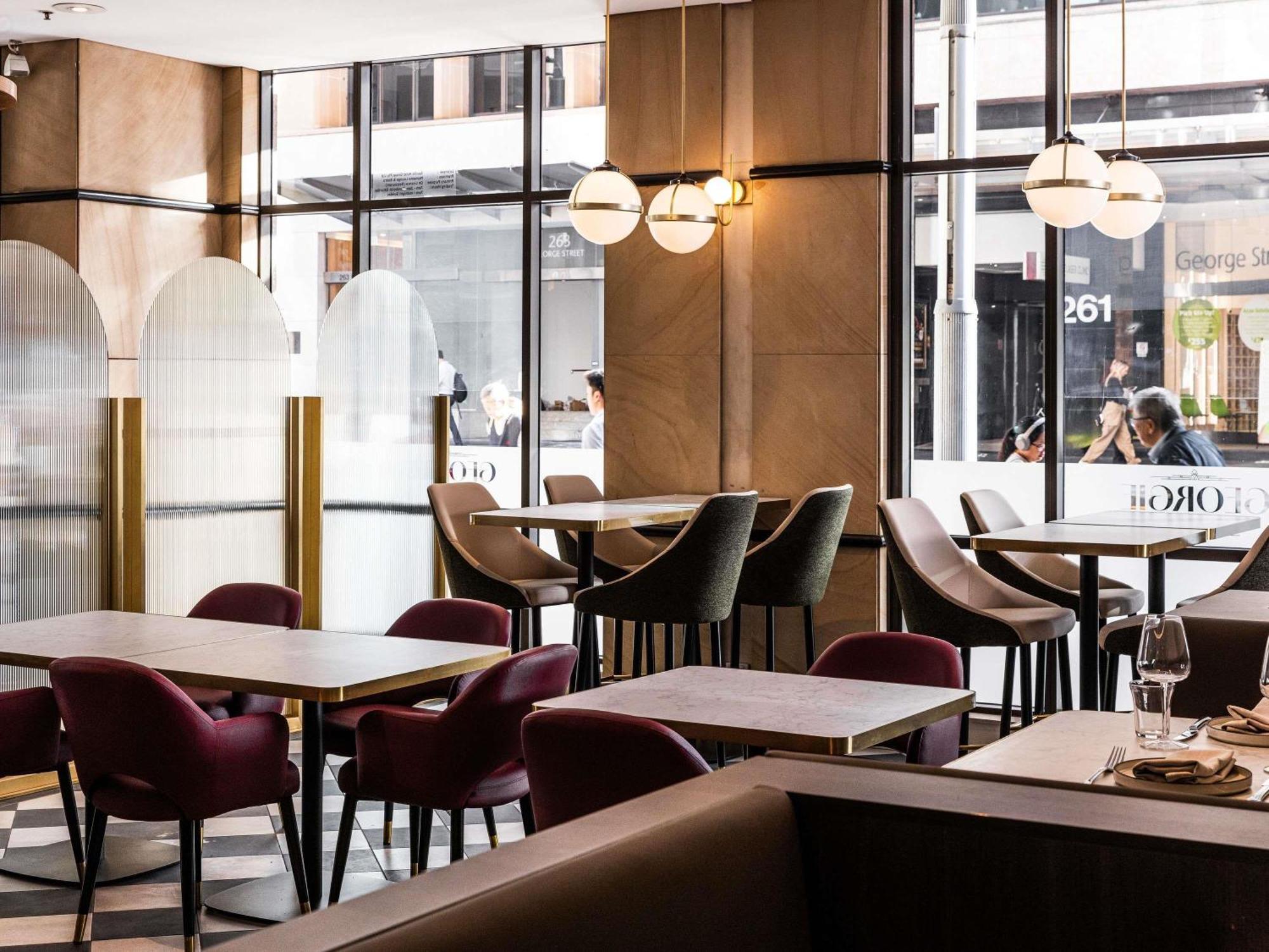 Mantra 2 Bond Street 4* Sydney