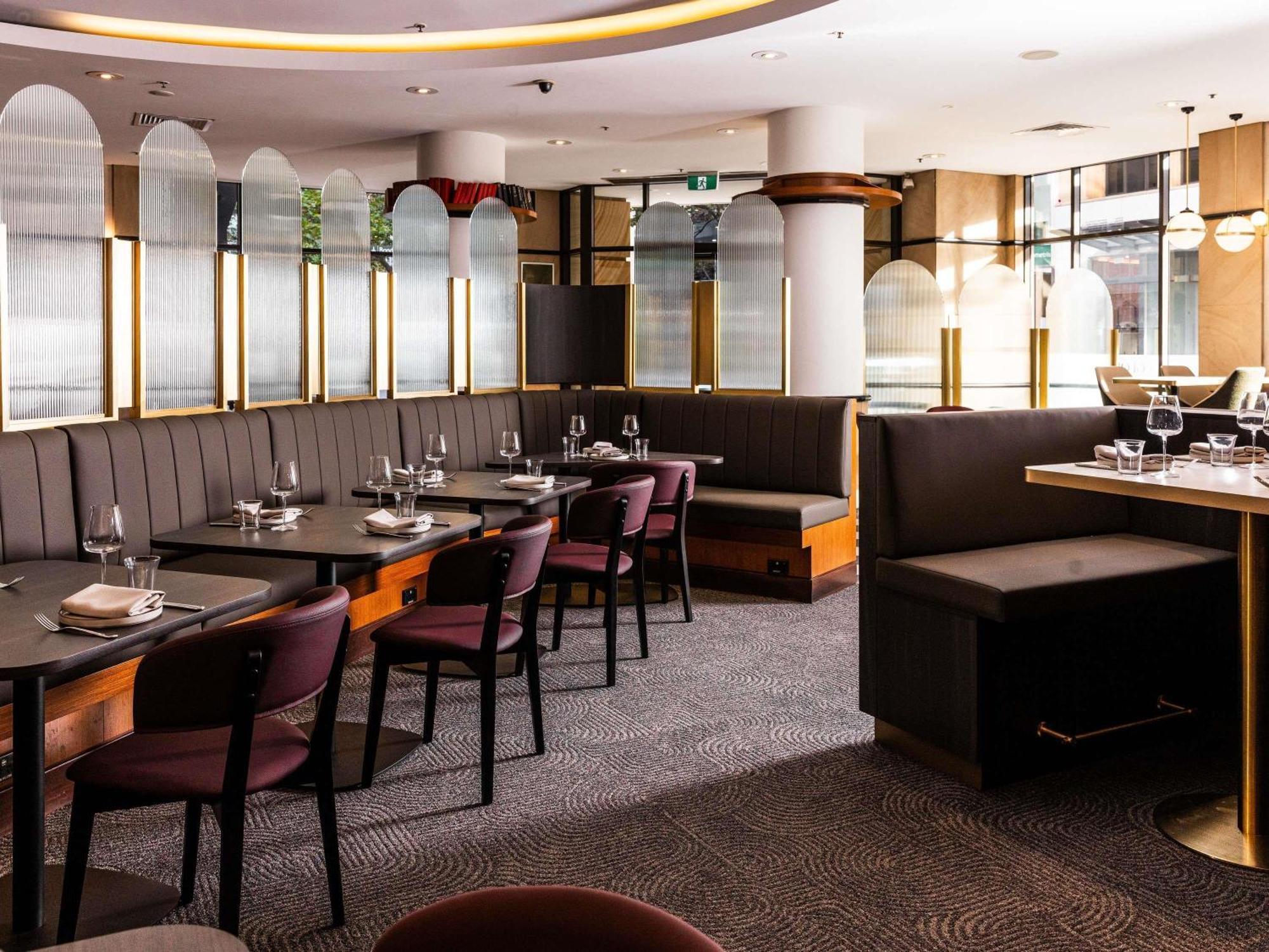 Mantra 2 Bond Street